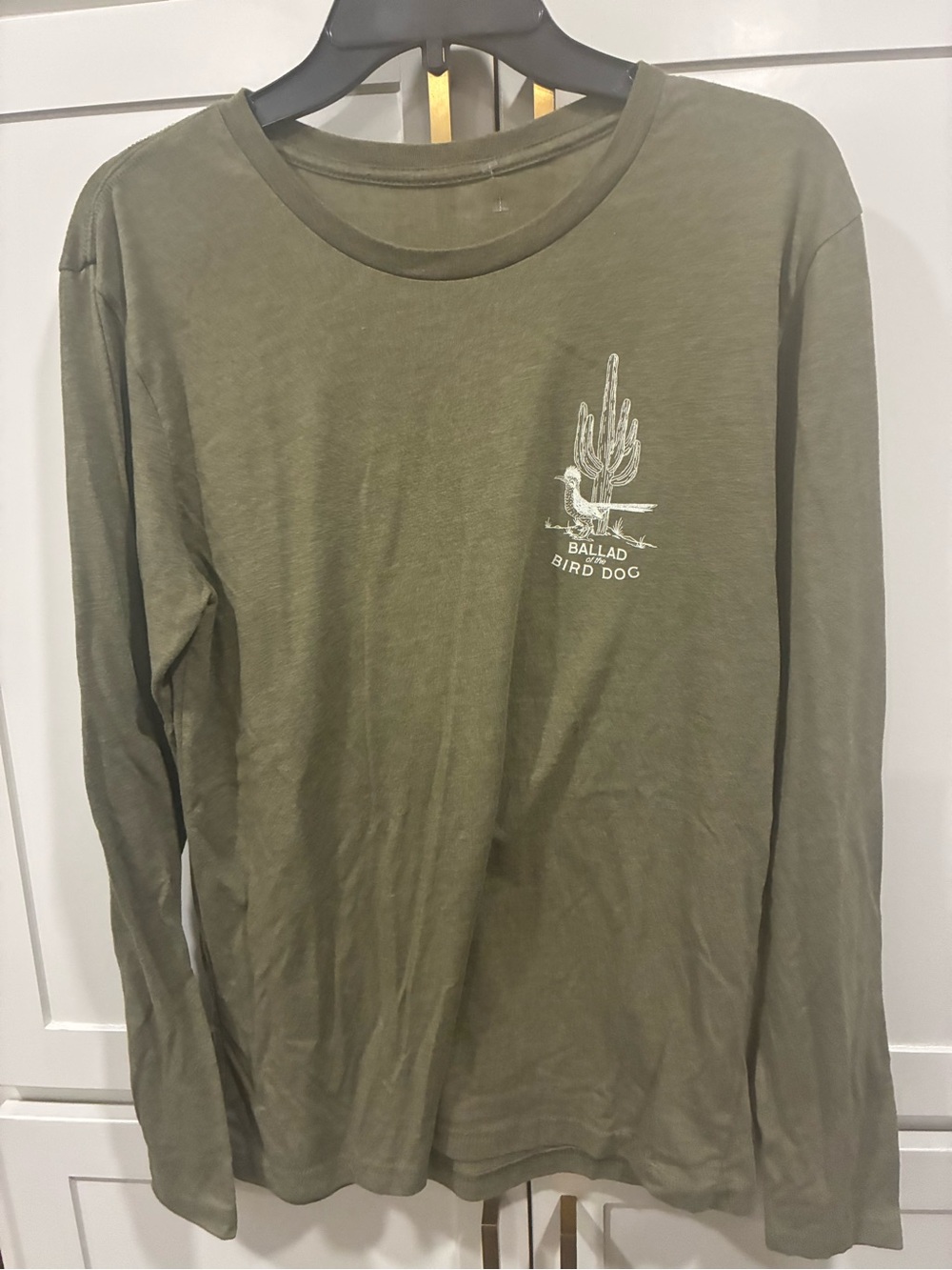 Battle of the Bird Dog of Brenham TX Men's Long-Sleeve Crew in Olive green